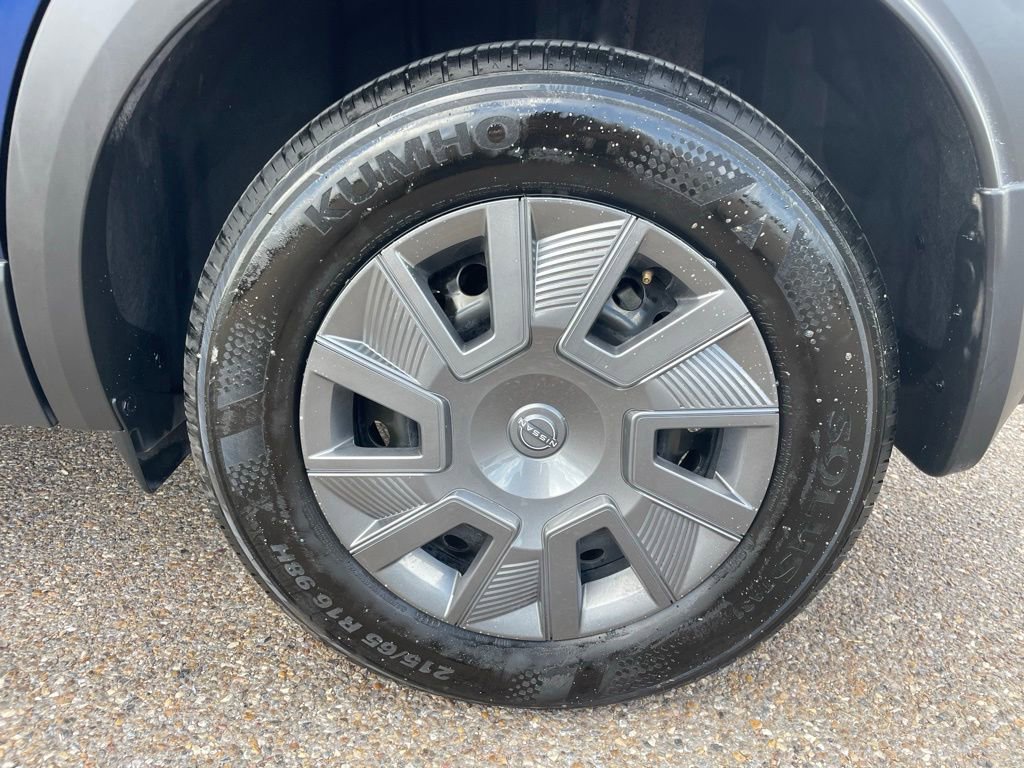 Certified 2025 Nissan Kicks S FWD image 17