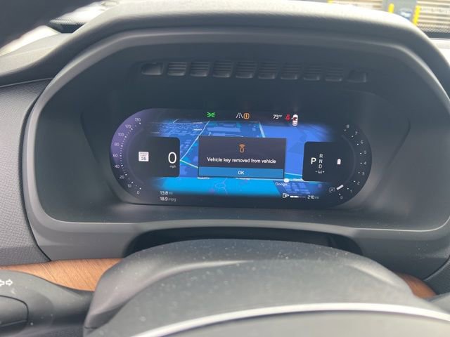 Used 2023 Volvo XC90 B5 Plus image 9