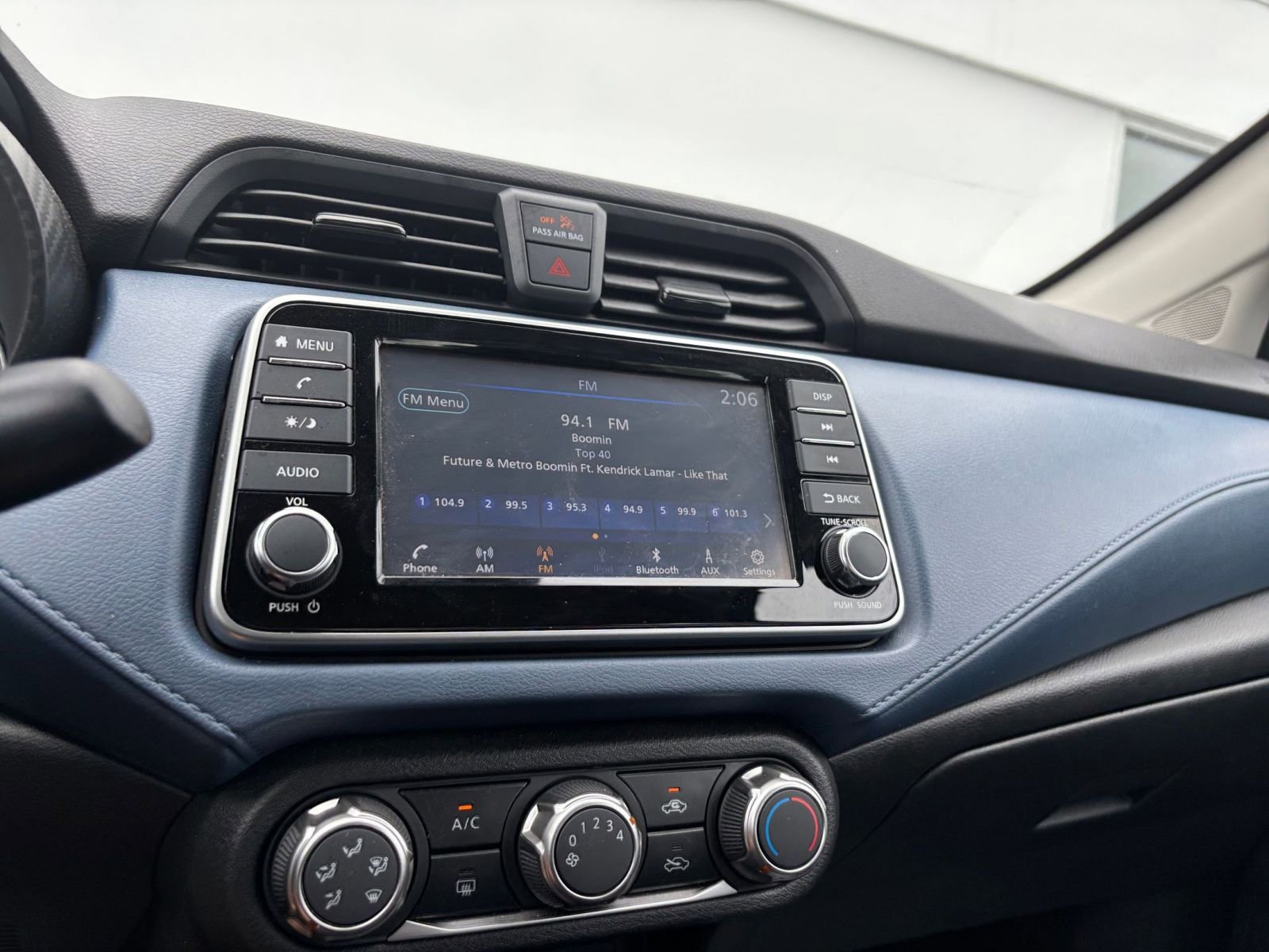 Used 2025 Nissan Versa SV w/ Trunk Package FWD image 20