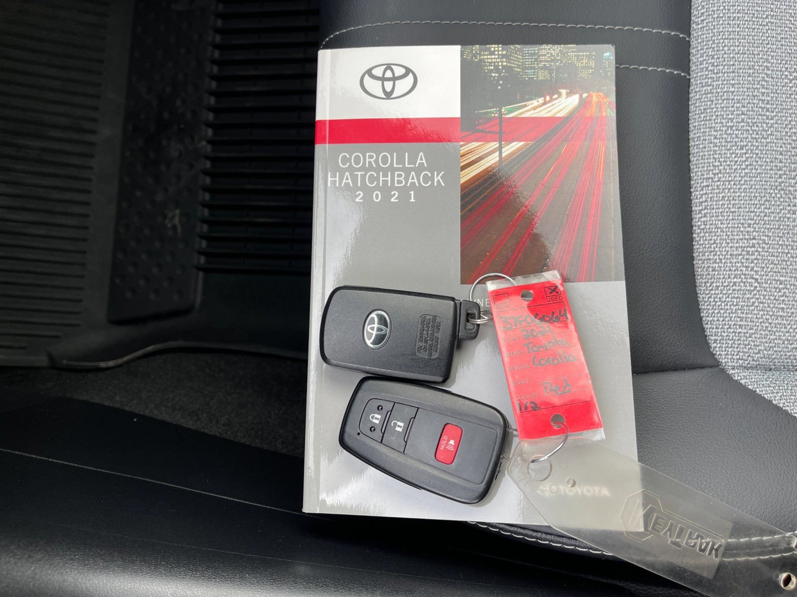 Used 2021 Toyota Corolla XSE FWD image 10