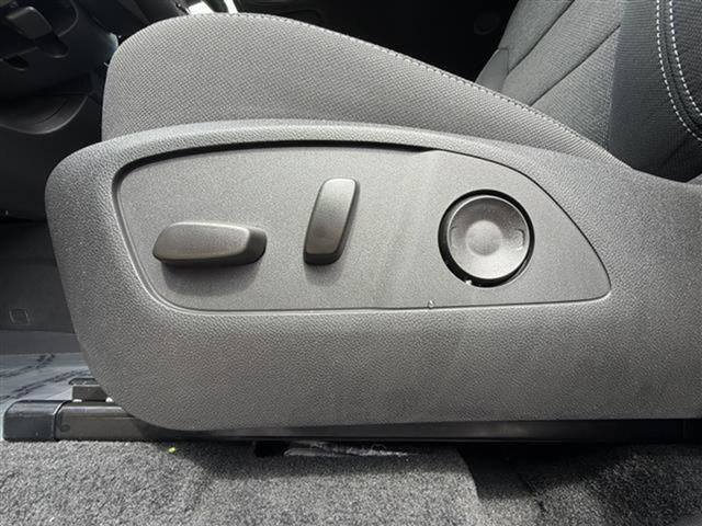 New 2026 Chevrolet Traverse LT w/ LPO, Floor Liner Package image 15