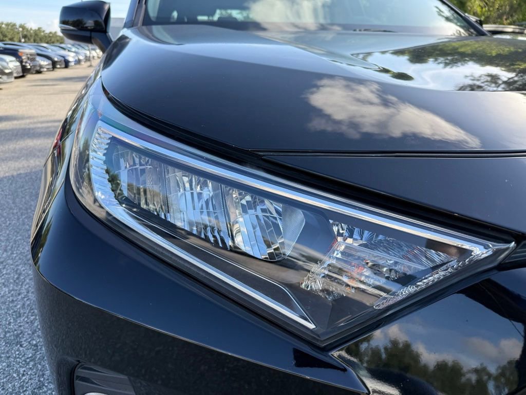 Used 2019 Toyota RAV4 XLE w/ Convenience Package AWD/4WD image 4