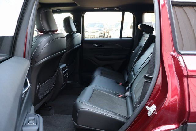 New 2025 Jeep Grand Cherokee Altitude w/ Trailer Tow Package image 36