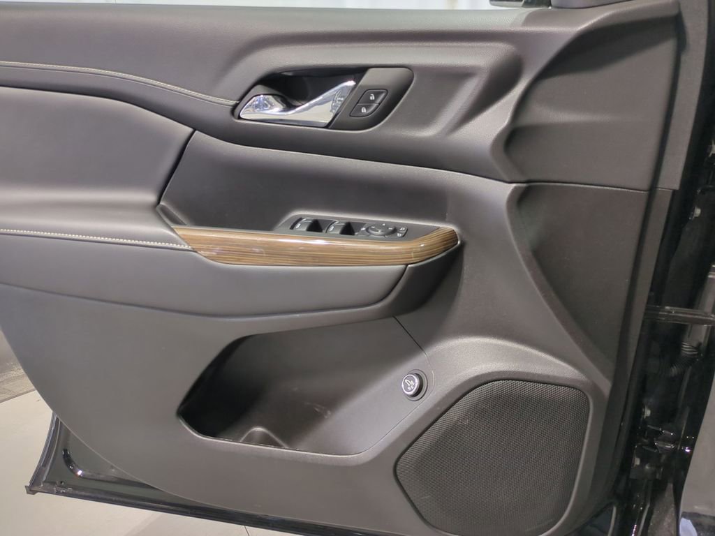 Used 2023 GMC Acadia SLE w/ Driver Convenience Package image 35