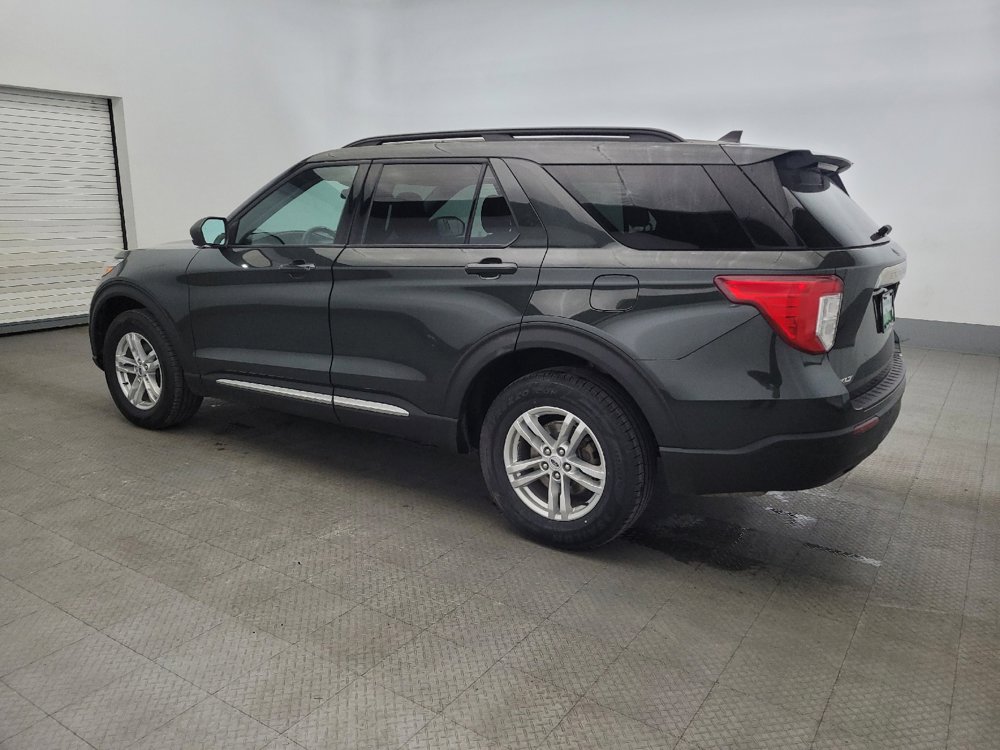 Used 2022 Ford Explorer XLT image 3