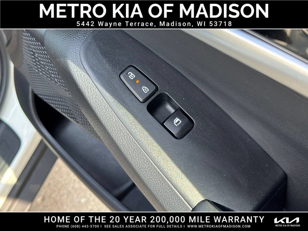 Used 2025 Kia Seltos S AWD/4WD image 42