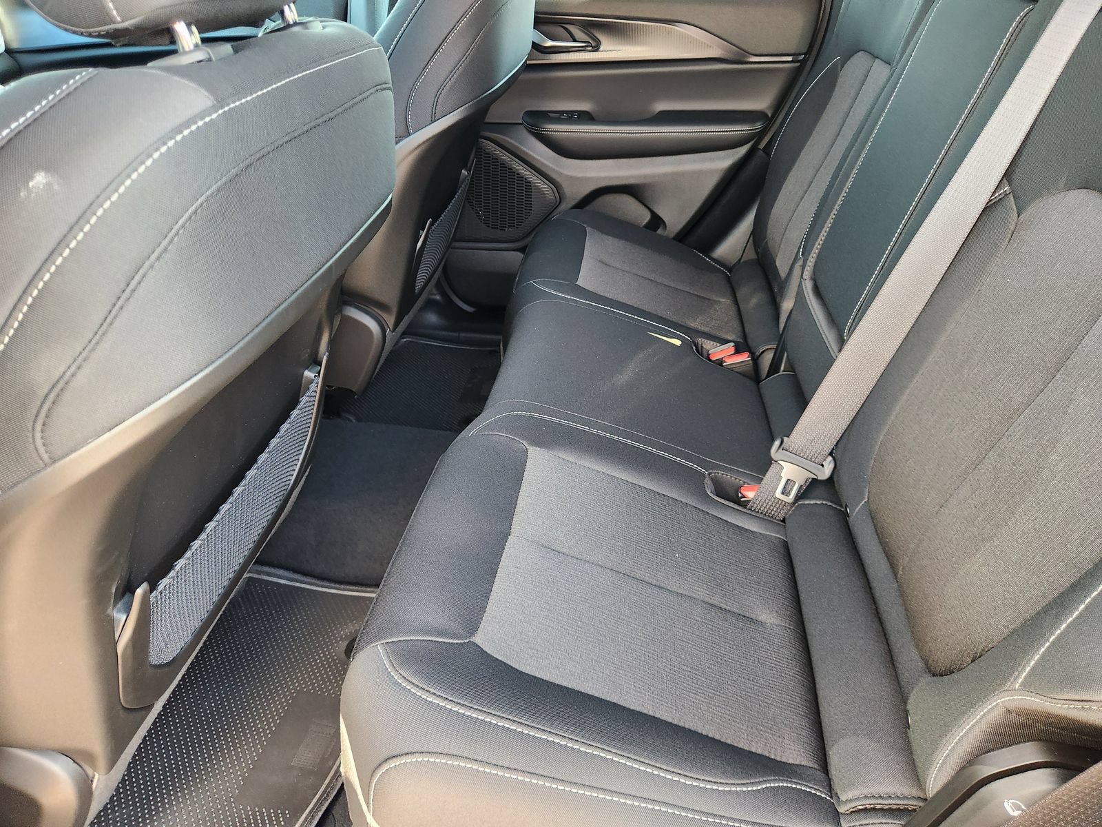 New 2026 Jeep Grand Cherokee Laredo RWD image 21