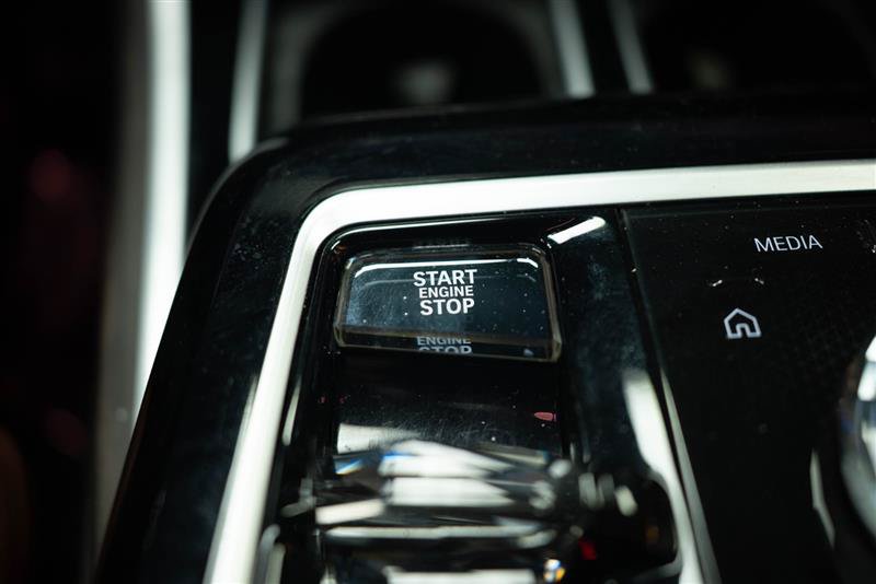 Used 2023 BMW 760i xDrive AWD/4WD image 26