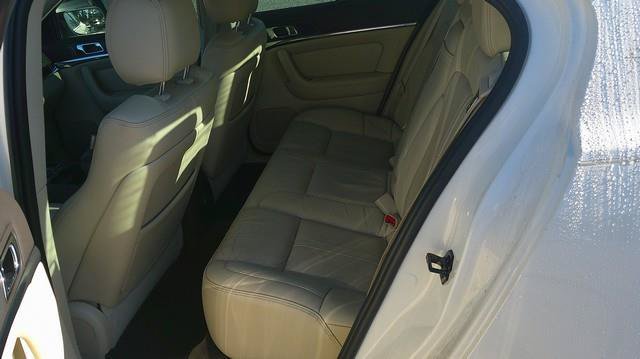 Used 2013 Lincoln MKS FWD image 9