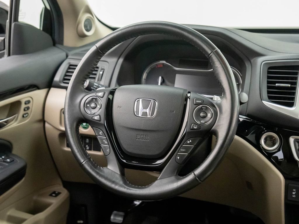 Used 2016 Honda Pilot Touring image 12