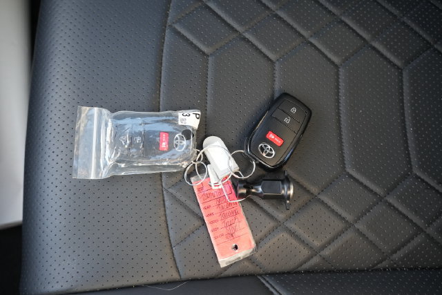 Used 2025 Toyota Tacoma TRD Sport AWD/4WD image 44