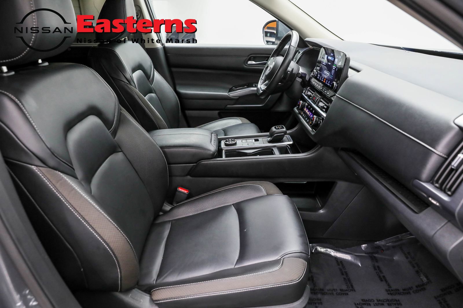 Used 2023 Nissan Pathfinder SL image 49