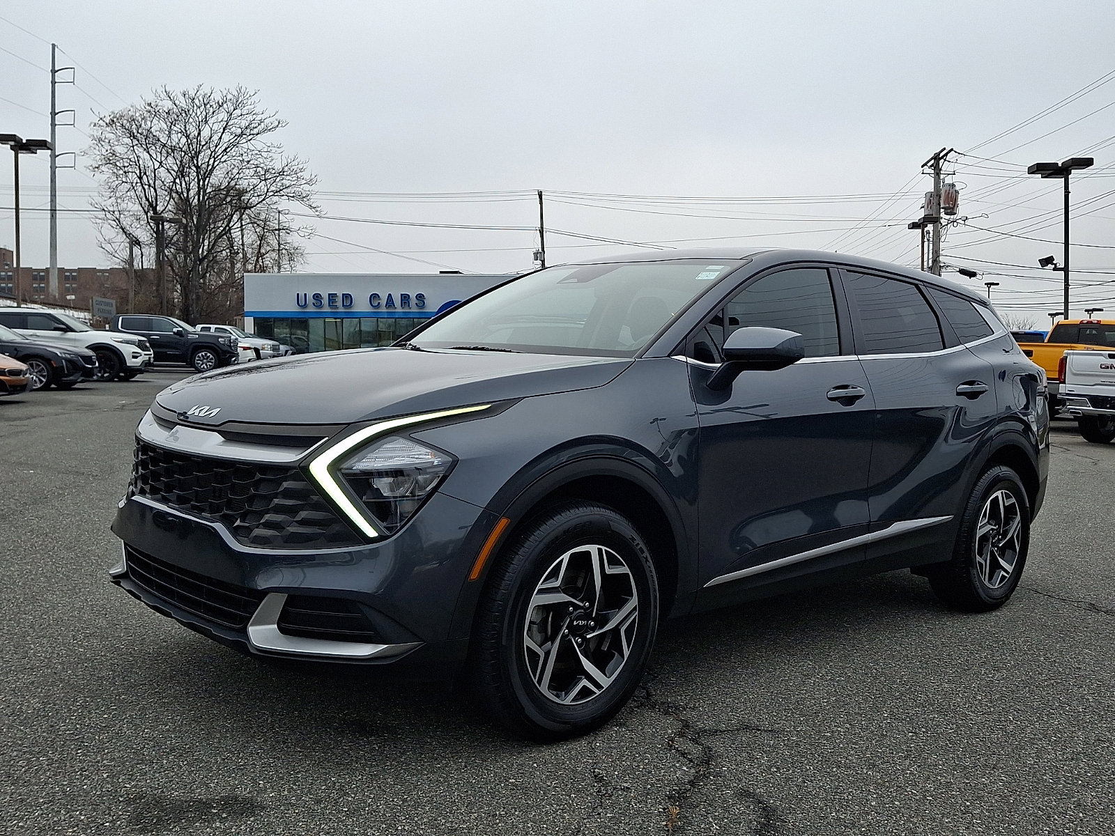 Used 2023 Kia Sportage LX image 3