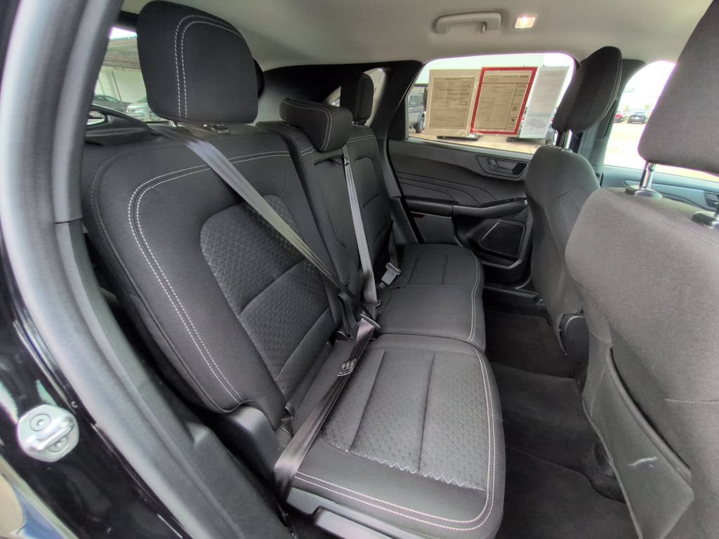 Used 2025 Ford Escape Active AWD/4WD image 29