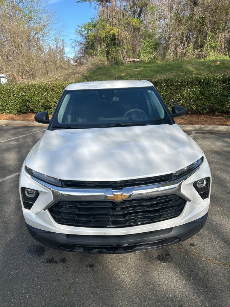 Used 2024 Chevrolet TrailBlazer LS w/ LS Convenience Package image 2