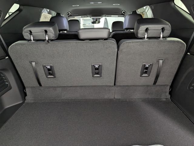 New 2026 Chevrolet Traverse LT w/ Driver Confidence Package AWD/4WD image 15