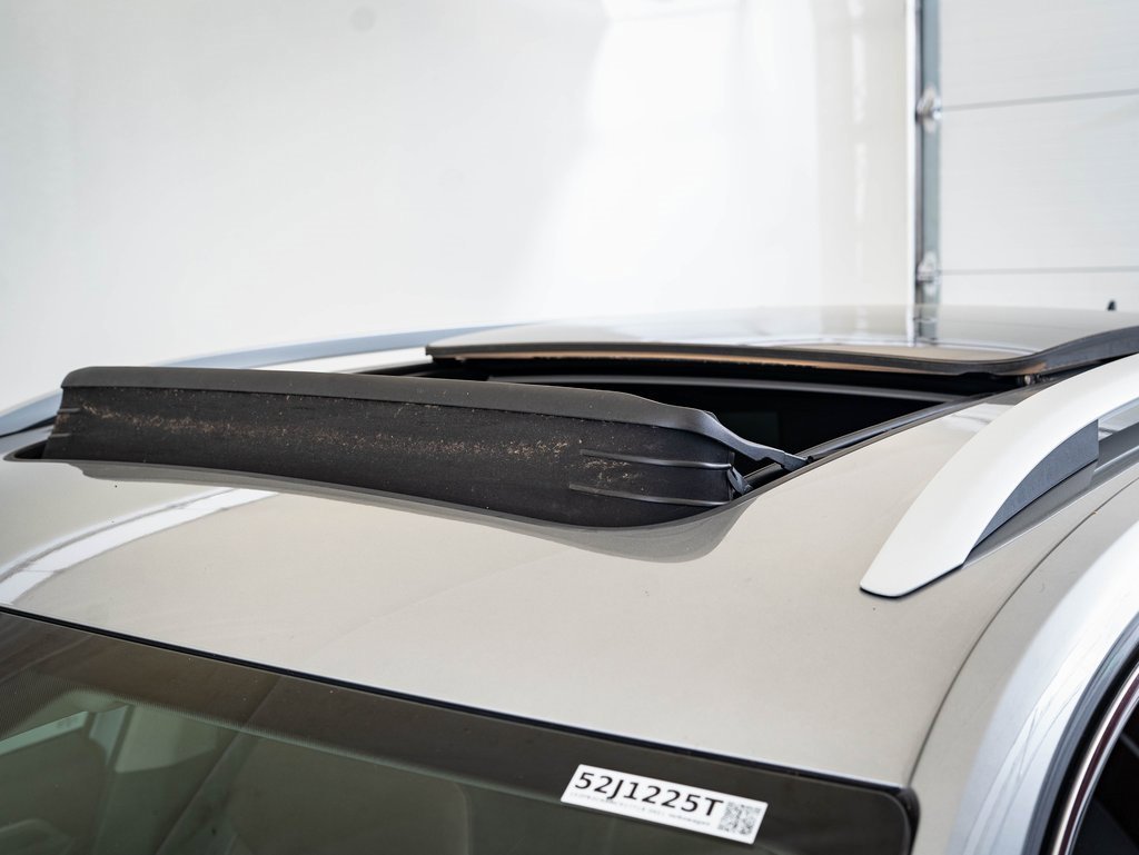 Used 2021 Volkswagen Atlas SEL Premium image 14