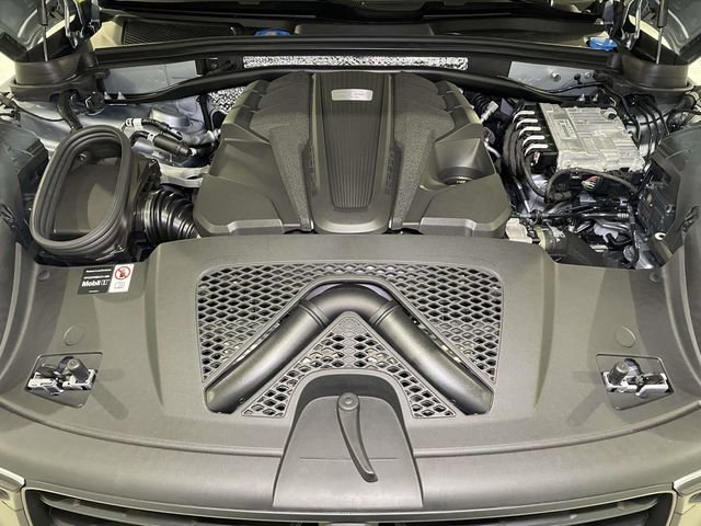 New 2026 Porsche Macan GTS image 24