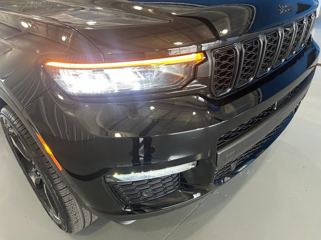 New 2025 Jeep Grand Cherokee L Limited w/ Luxury Tech Group II RWD image 9