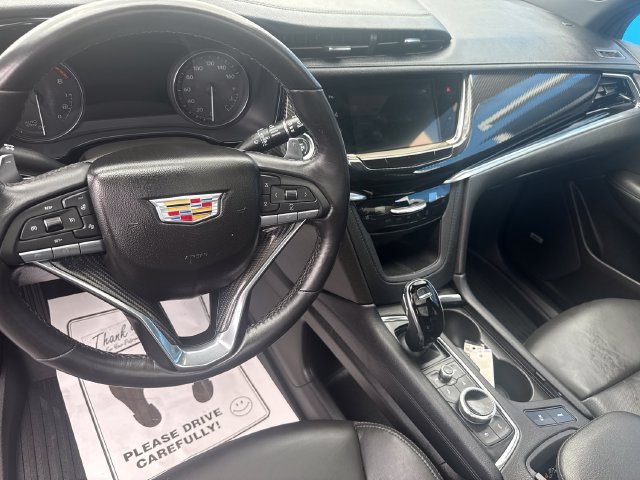 Used 2024 Cadillac XT6 Sport w/ LPO, Onyx Lite Package AWD/4WD image 18
