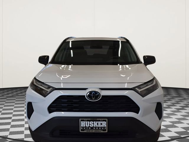 Used 2025 Toyota RAV4 LE AWD/4WD image 2