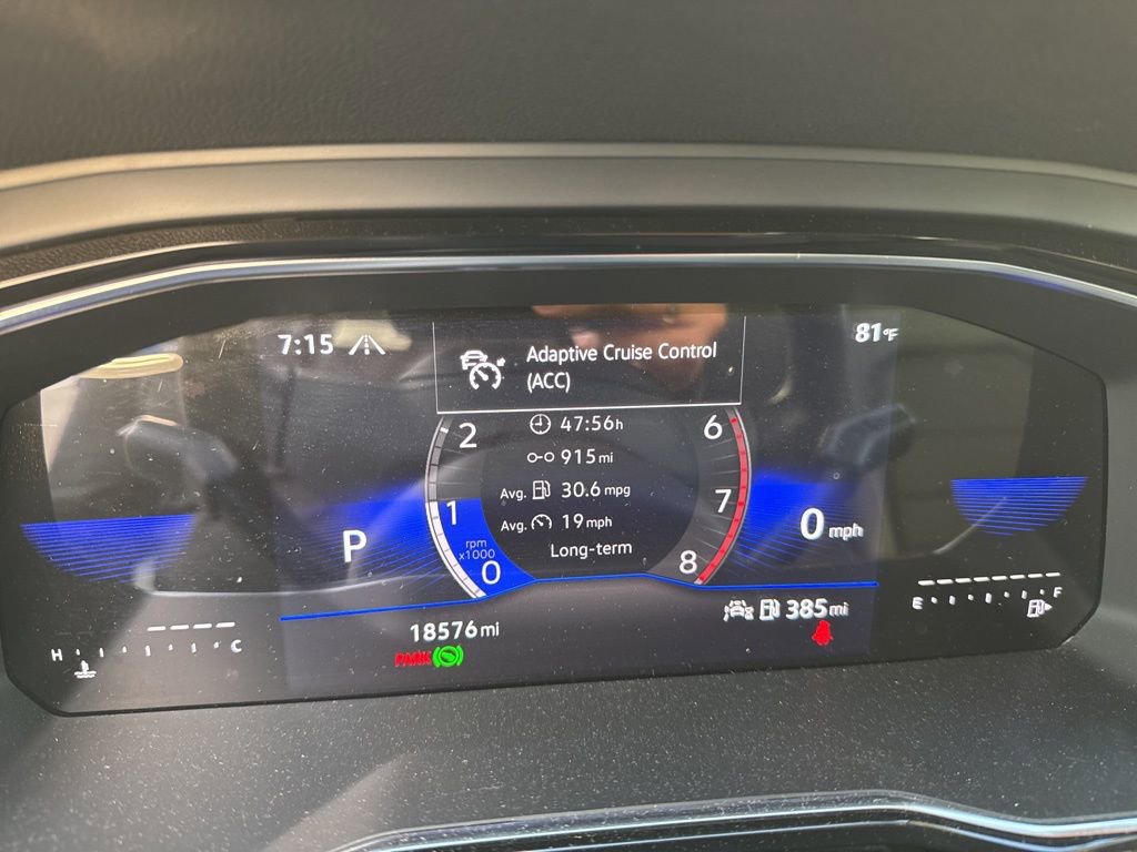 Used 2023 Volkswagen Jetta SE w/ Panoramic Sunroof Package image 3