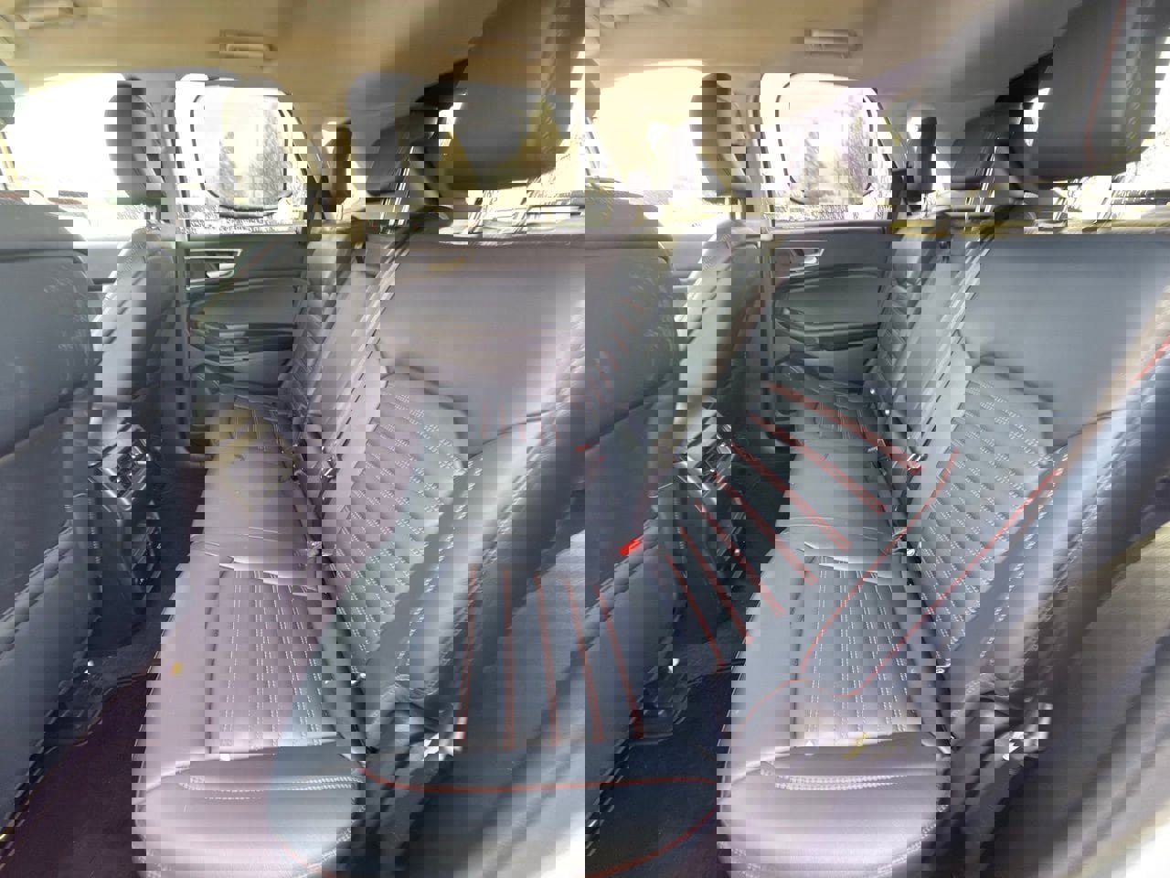 Used 2022 Ford Edge SEL w/ Sport Appearance Package image 7