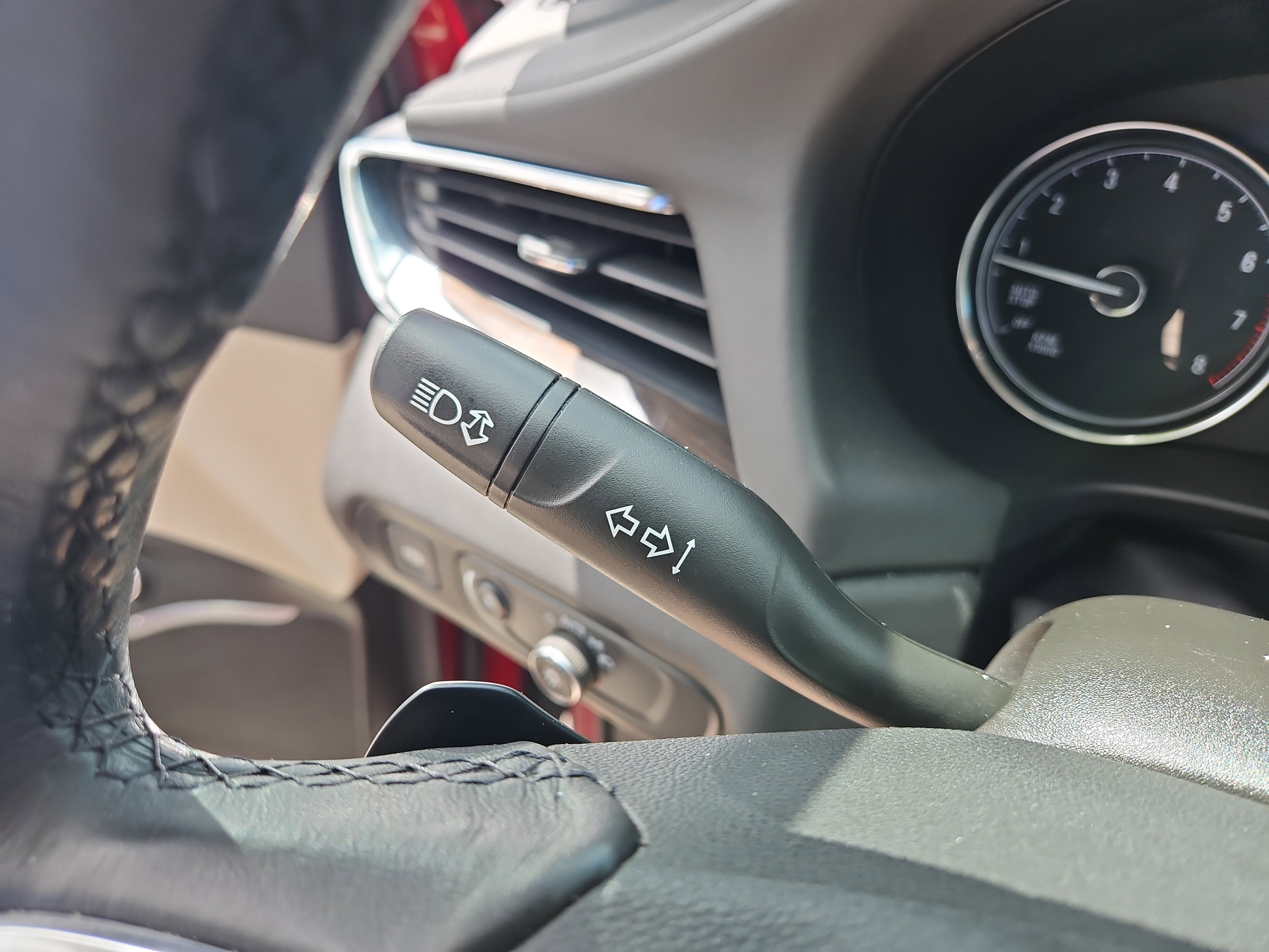 Used 2021 Buick Enclave Essence image 19