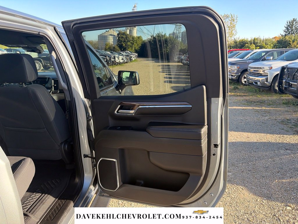Used 2024 Chevrolet Silverado 1500 LT AWD/4WD image 23