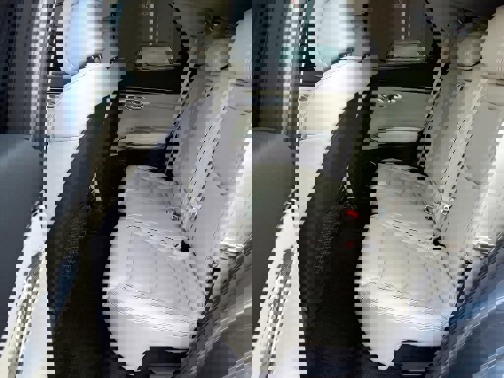 Used 2026 Genesis GV70 2.5T Advanced image 12