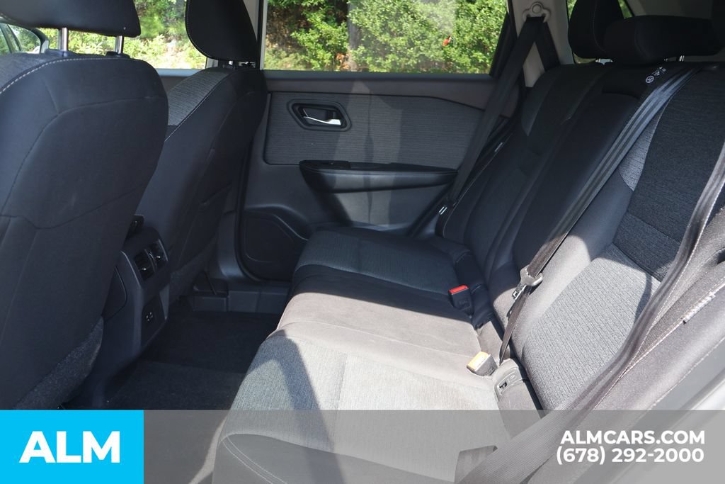 Used 2023 Nissan Rogue SV FWD image 16