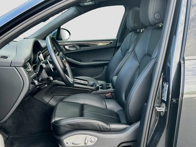 Certified 2024 Porsche Macan AWD/4WD image 22