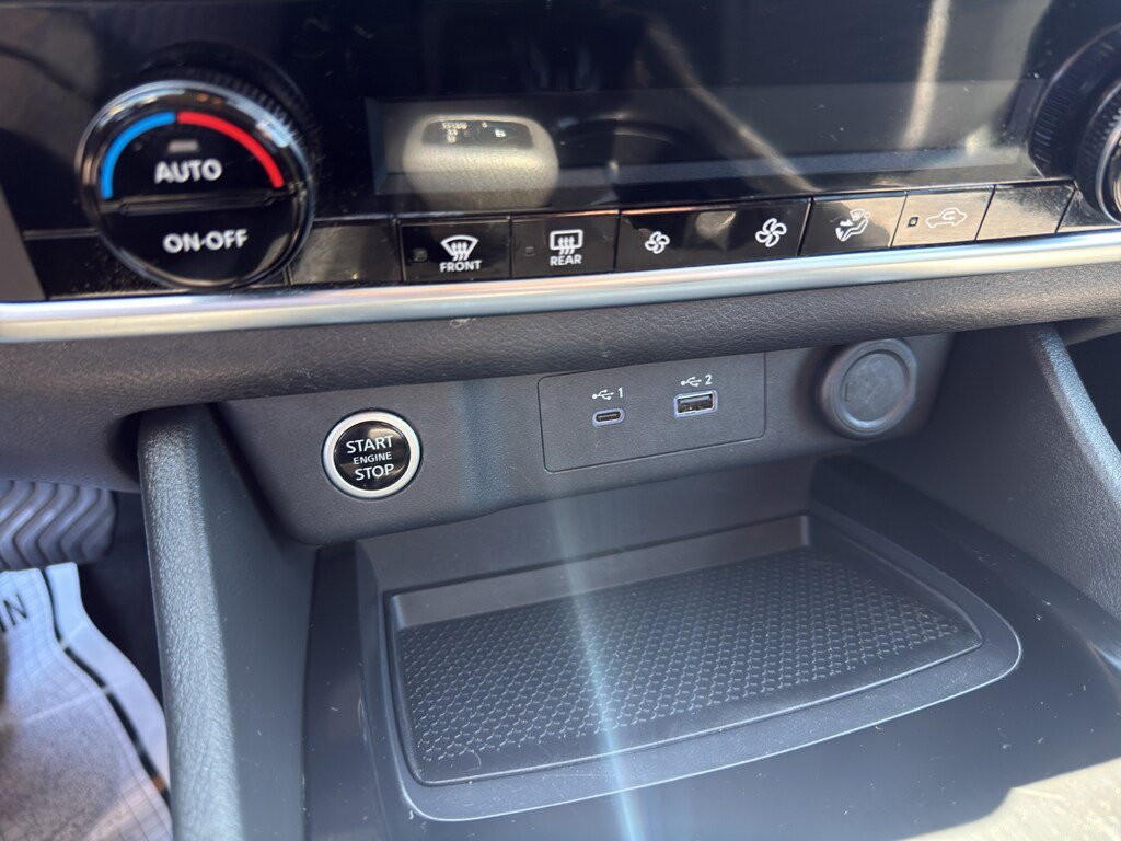 Used 2023 Nissan Rogue SV AWD/4WD image 15