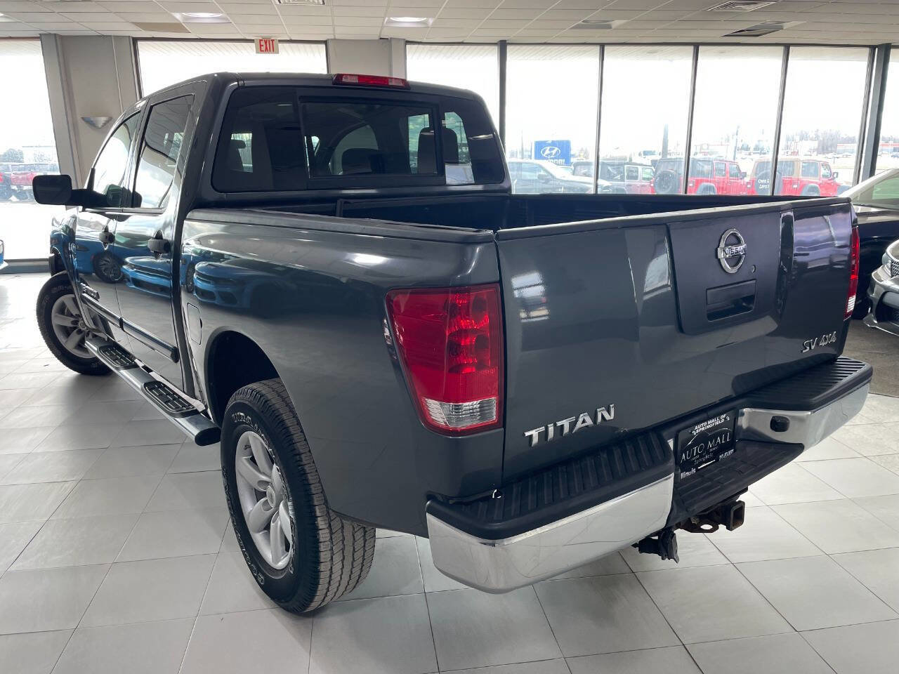 Used 2012 Nissan Titan SV image 5