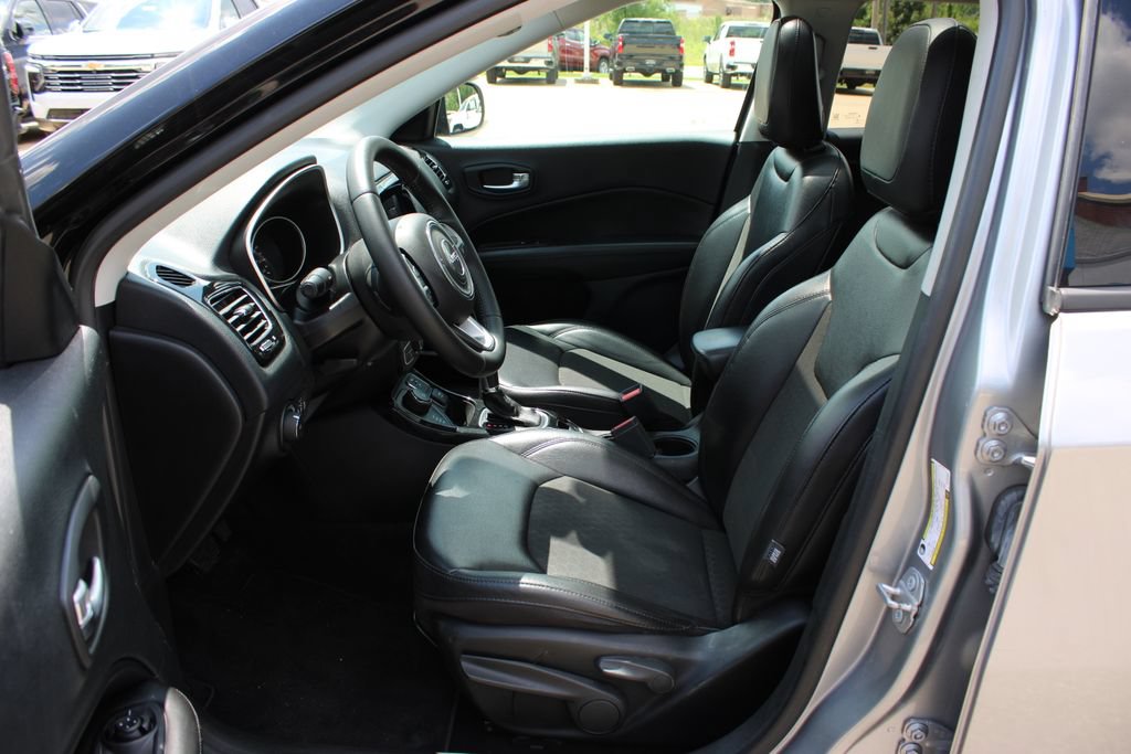 Used 2021 Jeep Compass Latitude w/ Sun and Sound Group AWD/4WD image 11