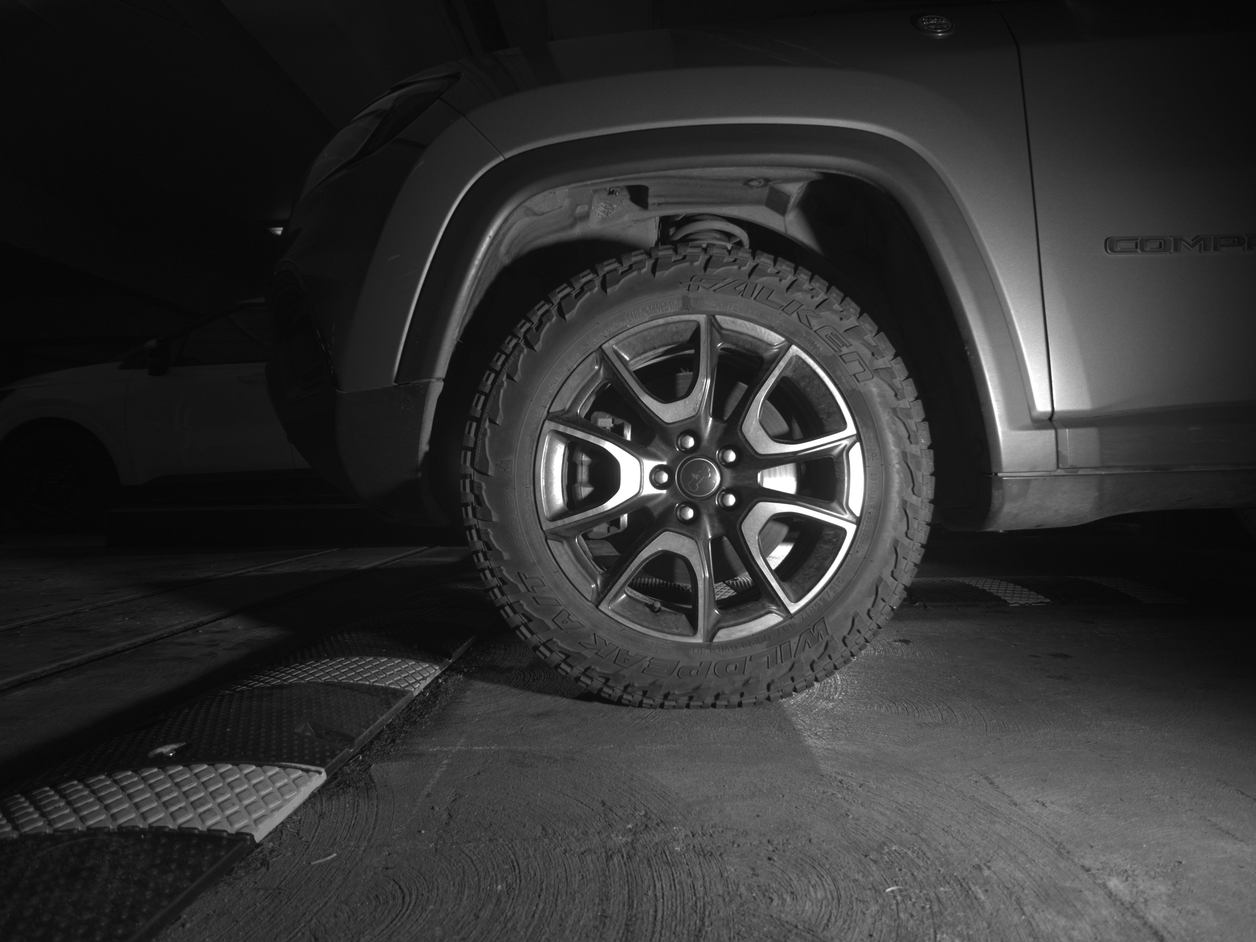 Used 2025 Jeep Compass Trailhawk image 12