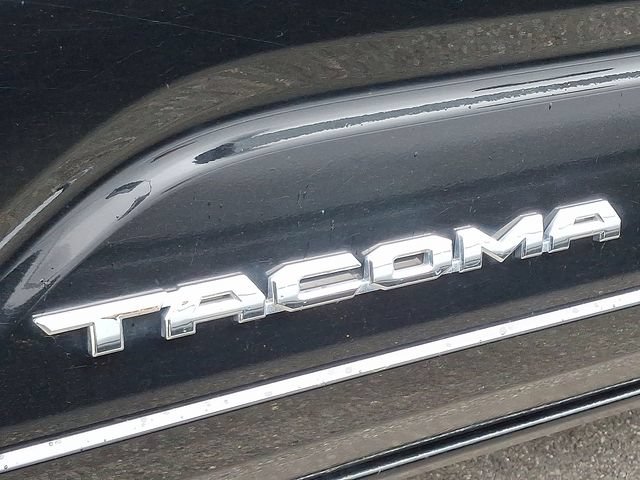 Used 2025 Toyota Tacoma SR5 AWD/4WD image 10