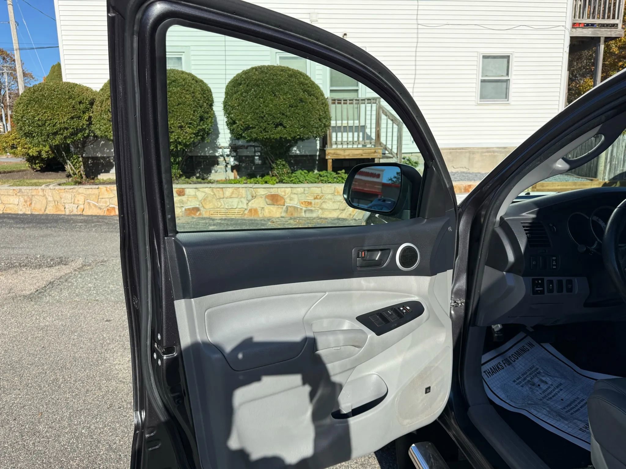 Used 2014 Toyota Tacoma 4x4 Double Cab w/ Limited Package image 15