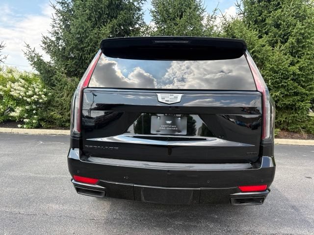 Certified 2022 Cadillac Escalade ESV Sport w/ Touring Package AWD/4WD image 4