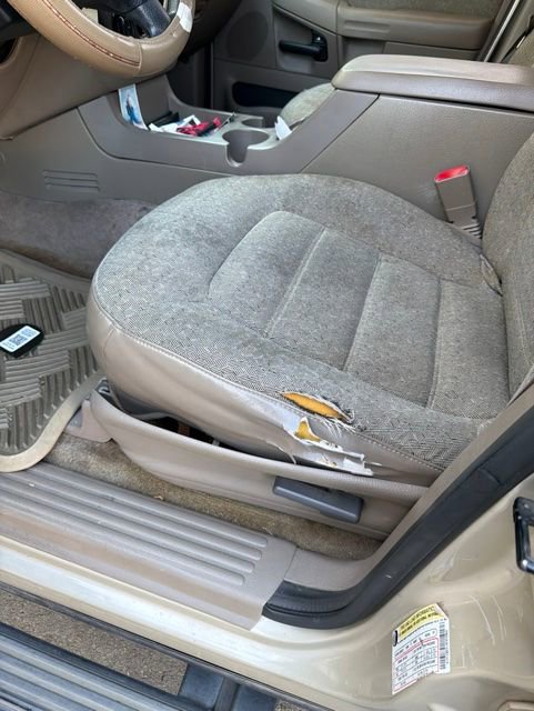 Used 2004 Ford Explorer XLS RWD image 12