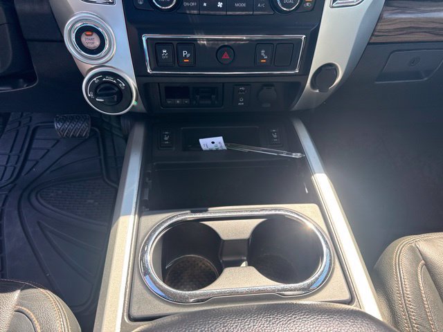 Used 2018 Nissan Titan SL w/ Chrome Package AWD/4WD image 19