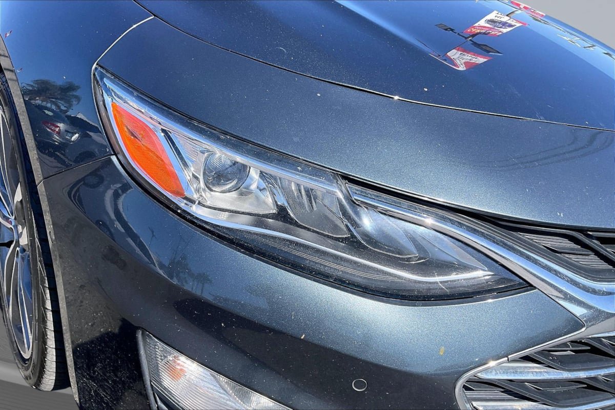 Used 2021 Chevrolet Malibu Premier FWD image 28