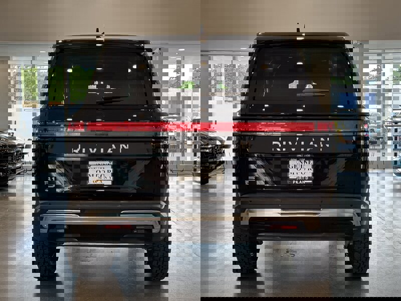 Used 2023 Rivian R1S Adventure image 5