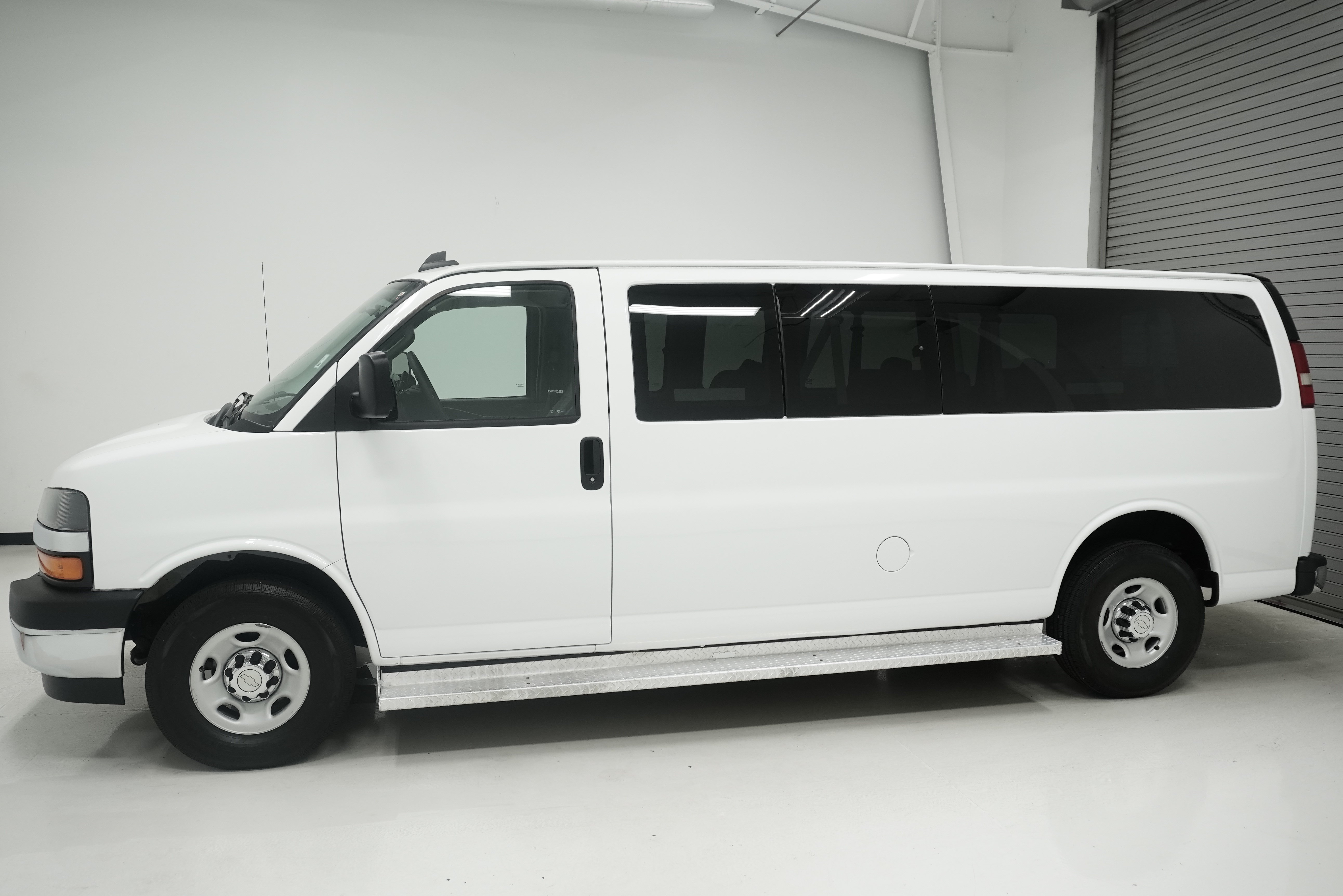 Used 2017 Chevrolet Express 3500 LT w/ LT Preferred Equipment Group RWD image 5