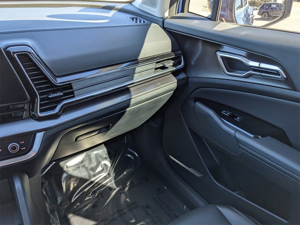 Certified 2025 Kia Sportage EX image 18