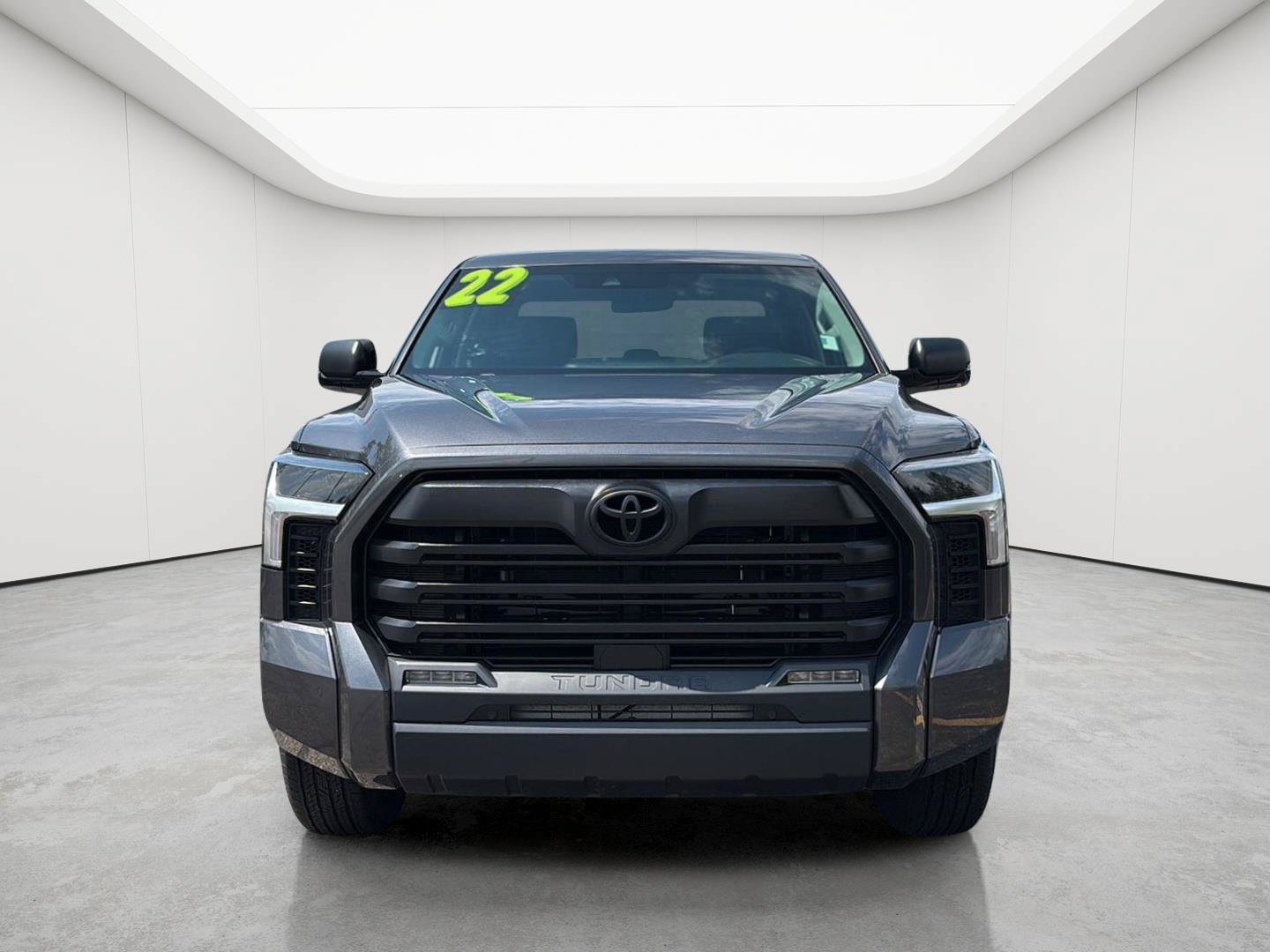 Used 2022 Toyota Tundra SR5 w/ SR5 Convenience Package AWD/4WD image 2