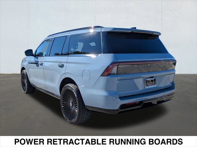 Used 2025 Lincoln Navigator Reserve w/ Jet Appearance Package image 3
