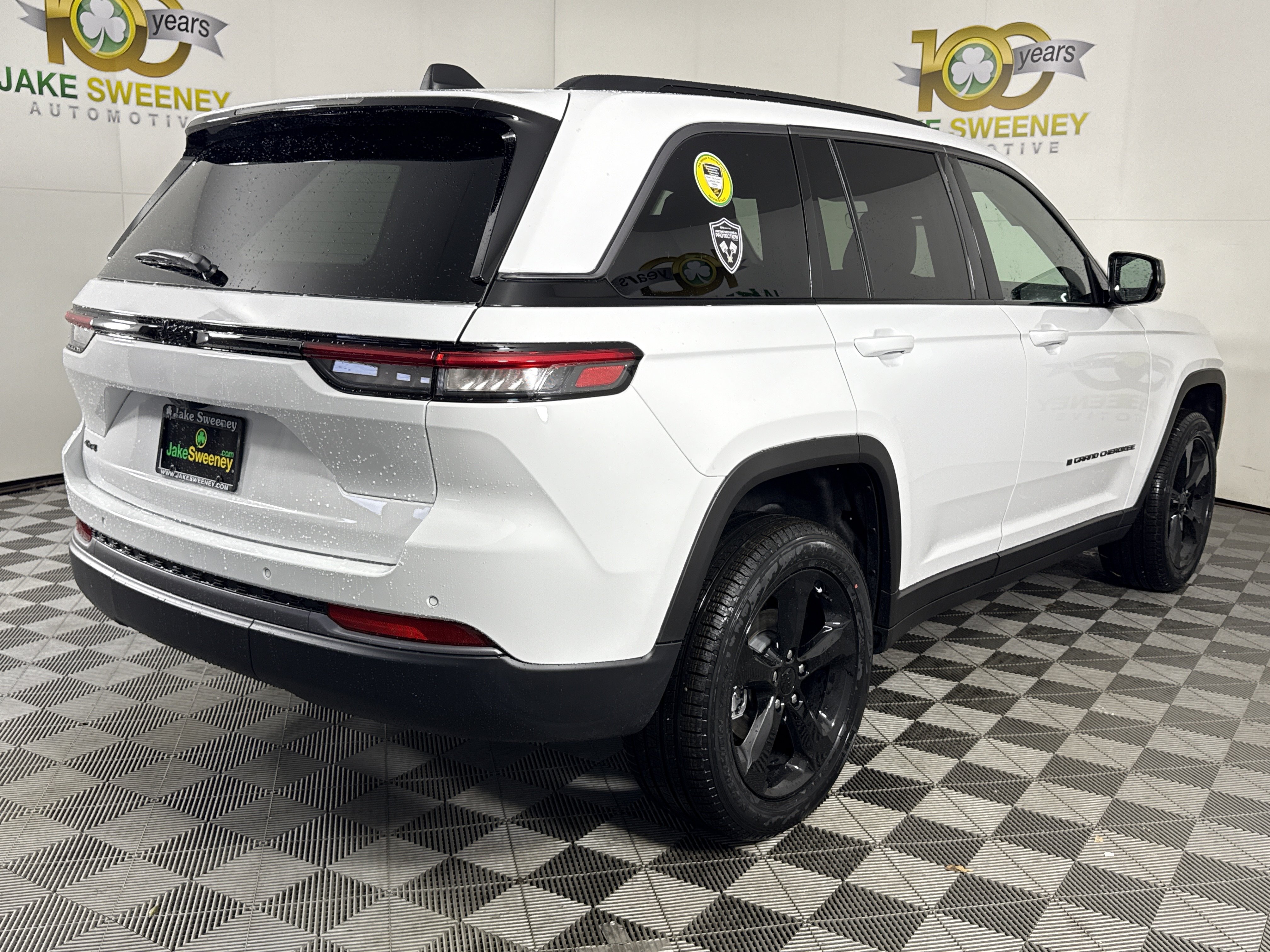 New 2026 Jeep Grand Cherokee Limited w/ Limited Altitude Package AWD/4WD image 10