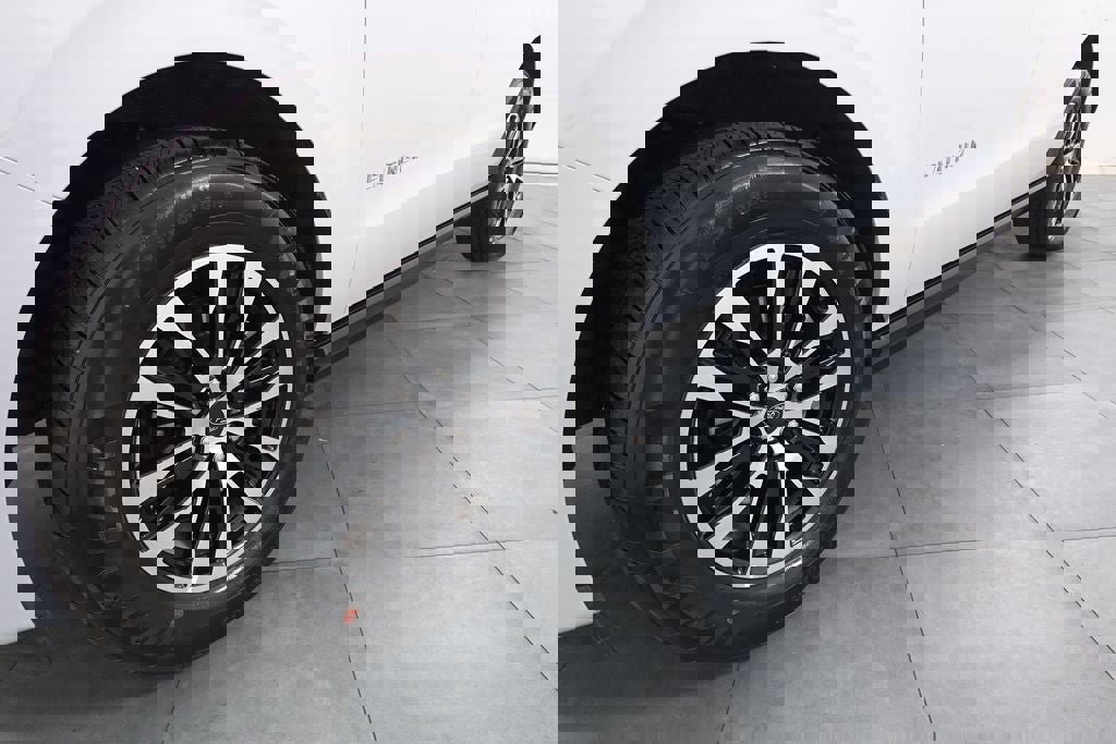 Certified 2025 Ford Expedition Platinum image 31