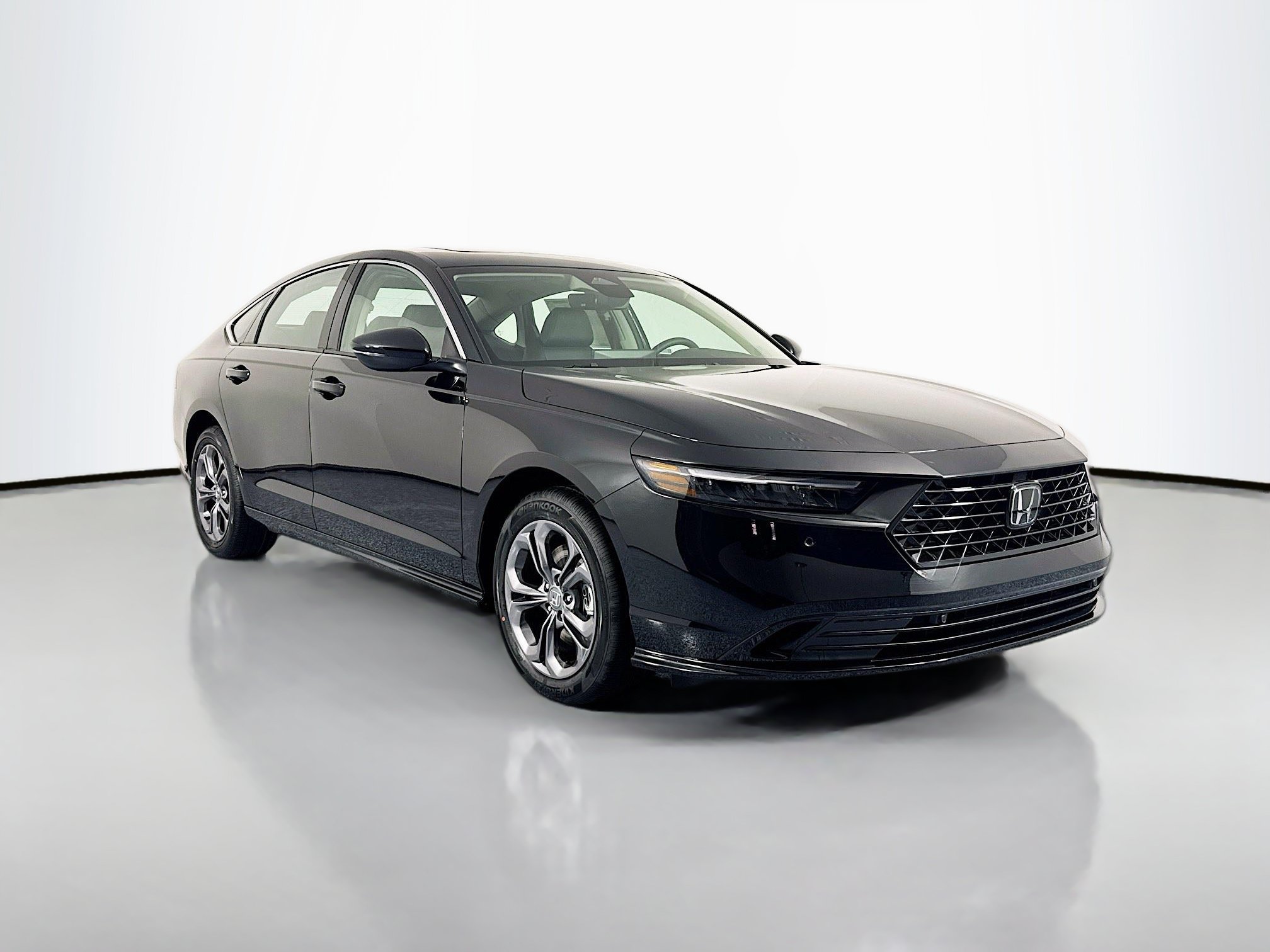 New 2026 Honda Accord EX-L image 3